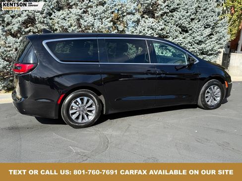 Used 2024 Chrysler Pacifica Select image 9