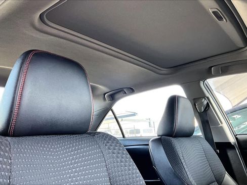 Used 2015 Toyota Camry SE w/ Moonroof Package image 14