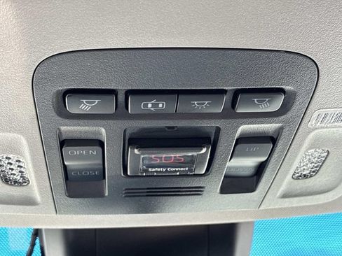 Used 2018 Toyota Camry SE w/ Audio Package FWD image 33