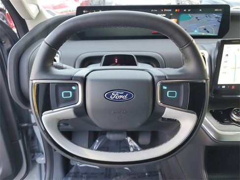 Used 2025 Ford Expedition Max Platinum w/ Driver's Package image 21