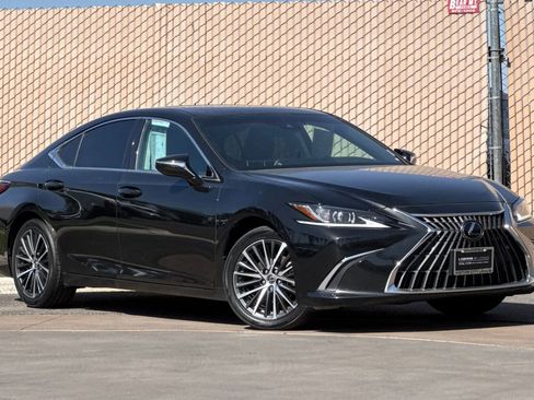 Certified 2024 Lexus ES 350 w/ Premium Package FWD image 2