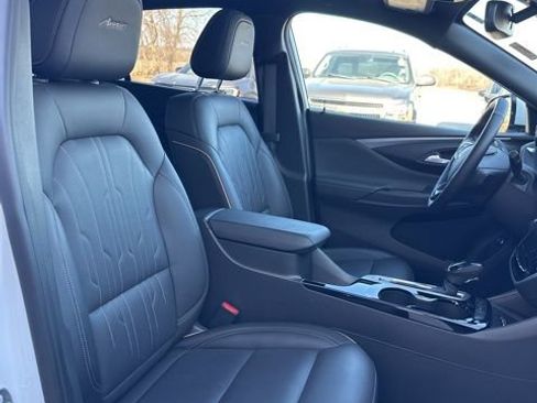 Used 2025 Buick Envista Avenir image 38