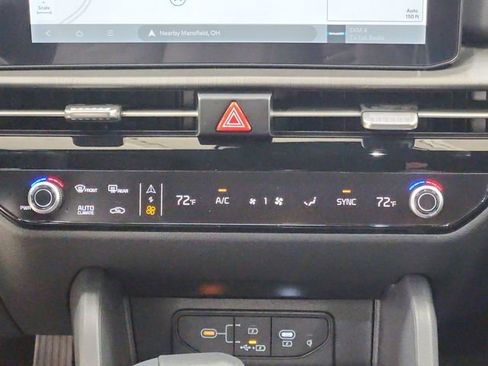 New 2026 Kia Sportage X-Line w/ X-Line Technology Package image 18