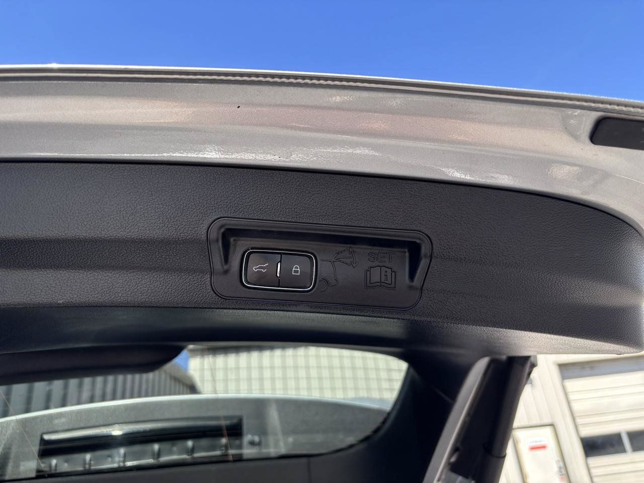 Used 2021 Ford Explorer XLT AWD/4WD image 18