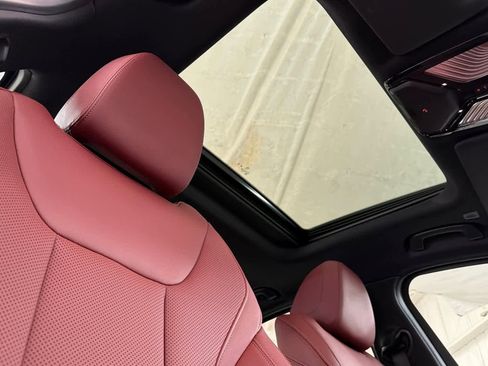 Used 2025 BMW 330i 330i w/ Premium Package image 16