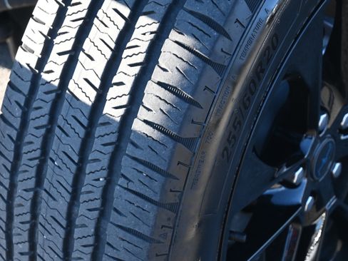 Used 2024 Jeep Wrangler Sahara w/ Technology Group image 15