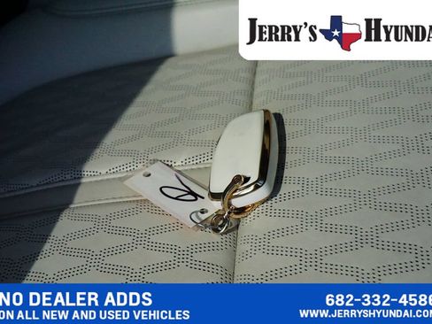 Used 2022 Lincoln Nautilus Black Label w/ Class II Trailer Tow Package AWD/4WD image 28