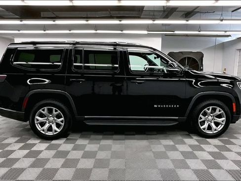 Used 2022 Jeep Wagoneer Series II AWD/4WD image 15
