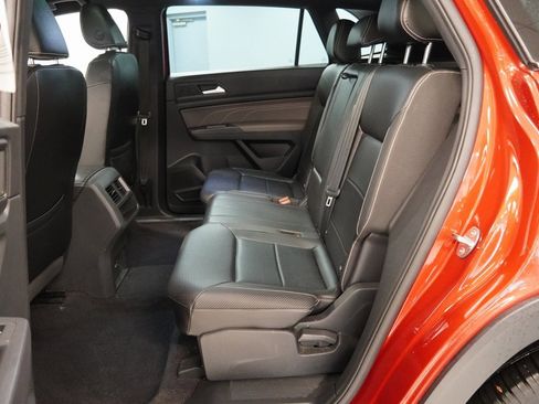 Used 2021 Volkswagen Atlas Cross Sport SE w/ Panoramic Sunroof Package image 26