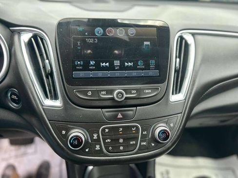 Used 2018 Chevrolet Malibu Premier FWD image 13