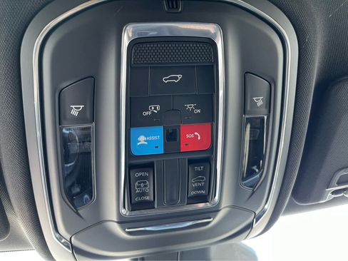 New 2025 Jeep Grand Cherokee L Altitude image 29