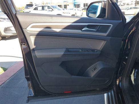 Used 2022 Volkswagen Atlas SE image 23