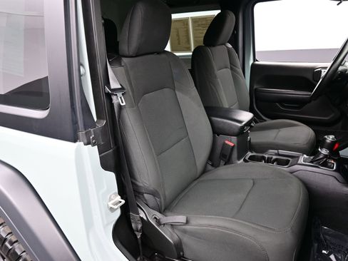 Used 2023 Jeep Wrangler Willys image 13
