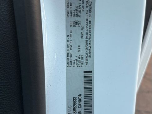 Used 2025 Chrysler Pacifica Select image 27