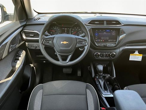 Used 2023 Chevrolet TrailBlazer LT w/ Convenience Package image 5