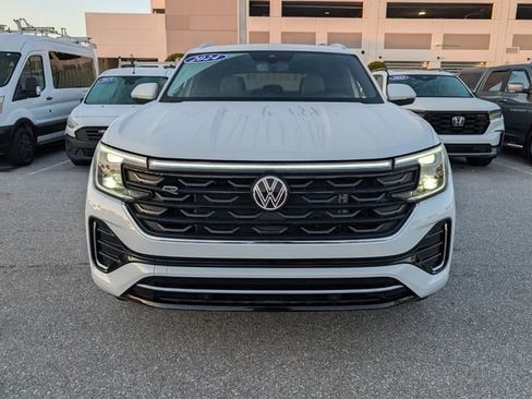 Used 2024 Volkswagen Atlas Cross Sport SEL R-Line AWD/4WD image 2