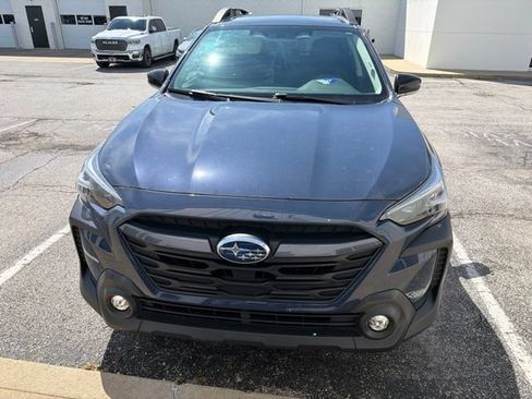 Used 2025 Subaru Outback Premium AWD/4WD image 3