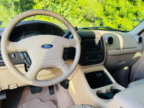 Used 2004 Ford Expedition Eddie Bauer image 55