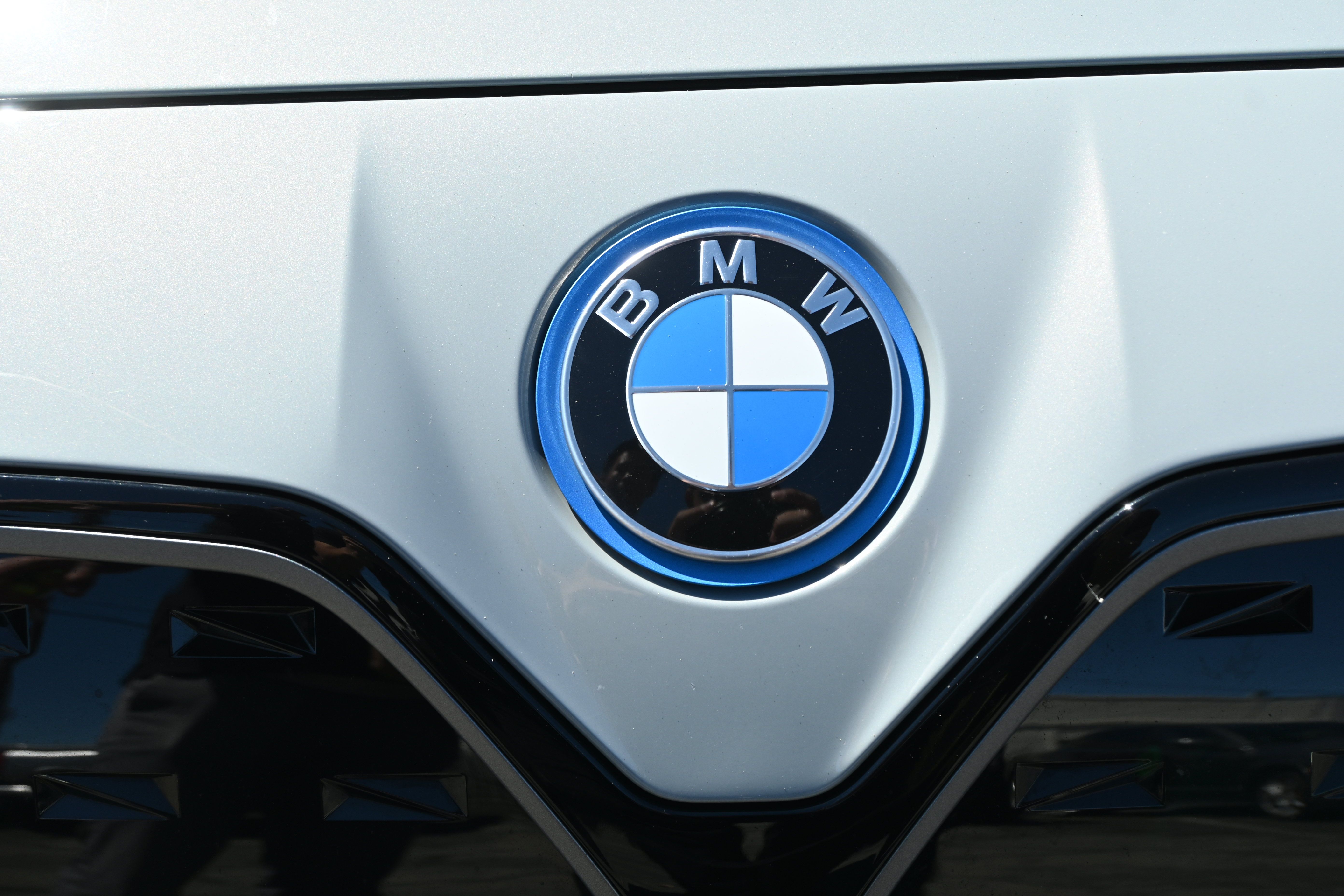 Used 2023 BMW i4 eDrive40 w/ M Sport Package RWD image 37