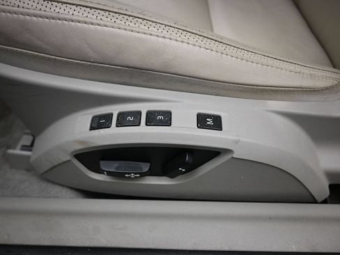 Used 2011 Volvo C70 T5 FWD image 12