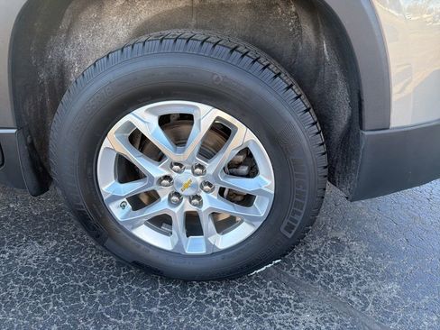Used 2018 Chevrolet Traverse LT image 24