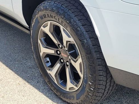 New 2026 GMC Yukon XL AT4 Ultimate image 7