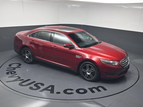 Used 2015 Ford Taurus SEL w/ Equipment Group 201A FWD image 32