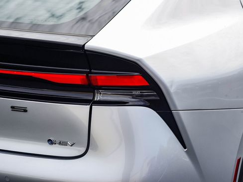 Used 2023 Toyota Prius LE image 8