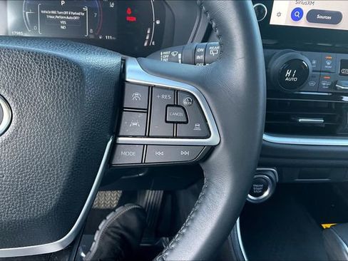 Used 2024 Toyota Grand Highlander AWD image 19