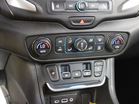 Used 2019 GMC Terrain SLE FWD image 19