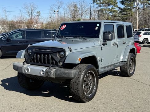 Used 2014 Jeep Wrangler Unlimited Sahara w/ Dual Top Group image 9