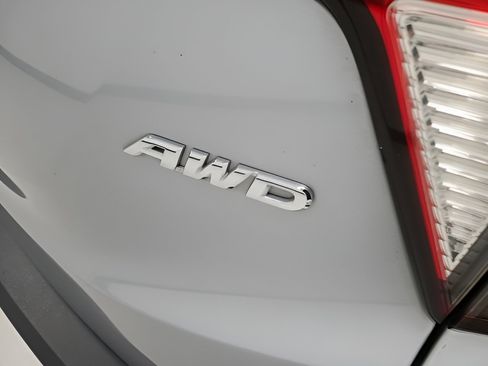 Used 2021 Honda HR-V LX image 9