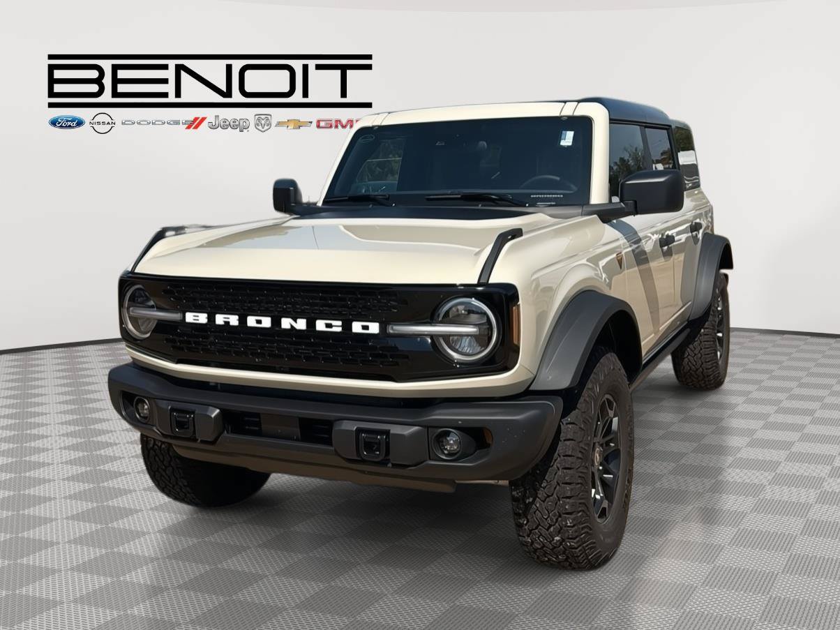 New 2026 Ford Bronco Badlands w/ Black Appearance Package AWD/4WD image 1