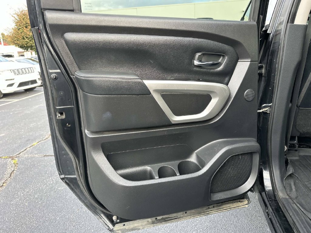 Used 2019 Nissan Titan PRO-4X w/ Pro-4x Convenience Package AWD/4WD image 13