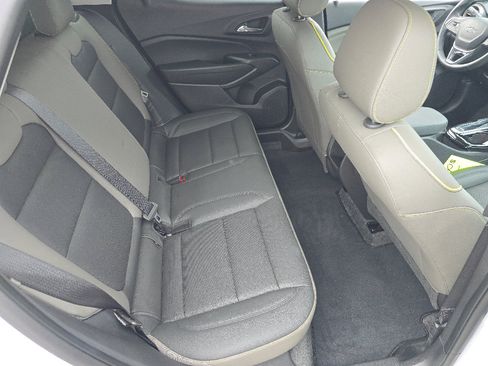 Used 2025 Chevrolet Trax ACTIV FWD image 14
