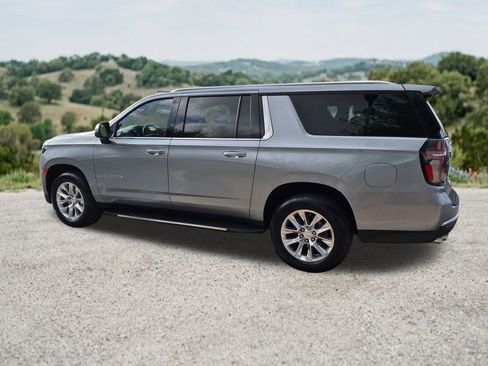Used 2024 Chevrolet Suburban Premier RWD image 6