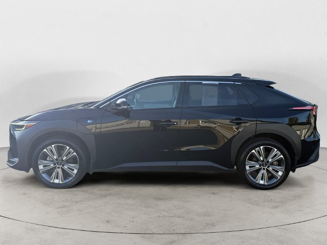 Used 2023 Subaru Solterra AWD image 8