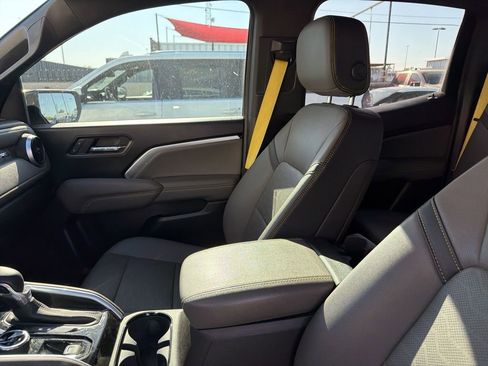 Used 2023 Chevrolet Colorado ZR2 w/ ZR2 Convenience Package III image 29