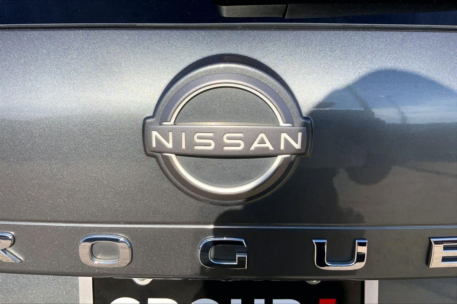 Used 2023 Nissan Rogue SV w/ SV Premium B Package FWD image 30