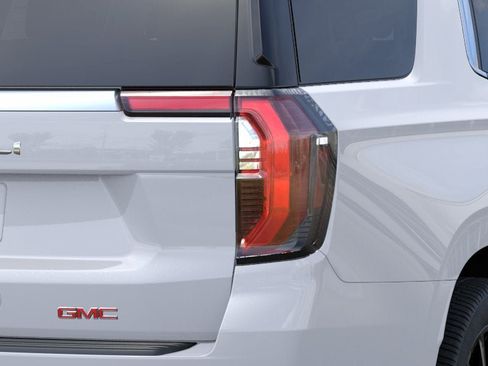 New 2026 GMC Yukon Denali w/ Denali Reserve Package AWD/4WD image 35