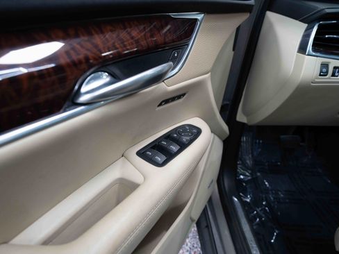 Used 2018 Cadillac XT5 Premium Luxury AWD/4WD image 7