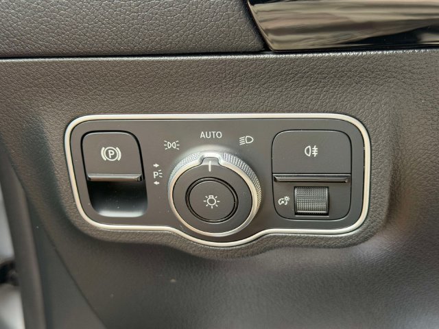 Certified 2023 Mercedes-Benz GLA 250 4MATIC image 18