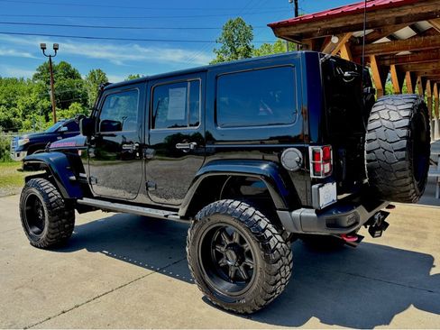 Used 2018 Jeep Wrangler Unlimited Rubicon AWD/4WD image 2