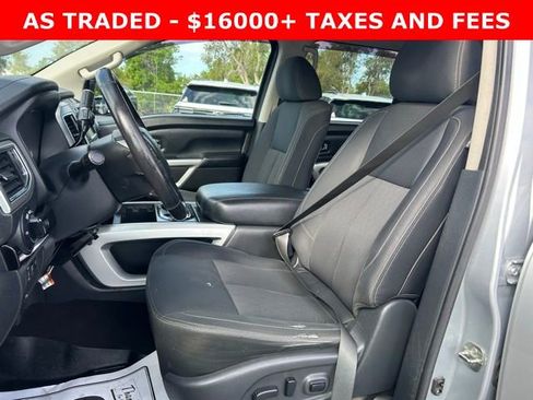 Used 2019 Nissan Titan SV w/ SV Convenience Package image 14
