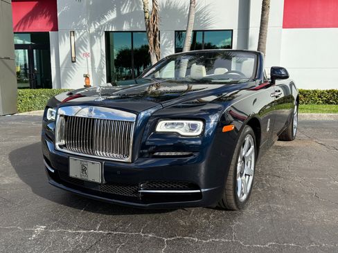 Used 2016 Rolls-Royce Dawn image 9