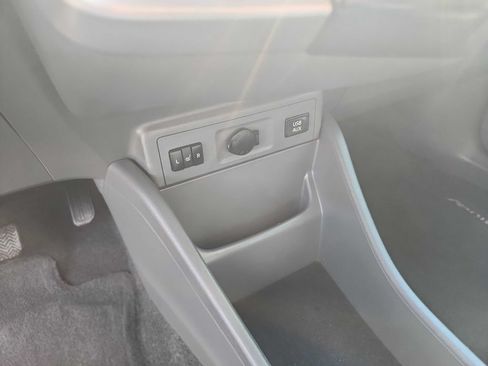 Used 2014 Toyota Prius V Five FWD image 22