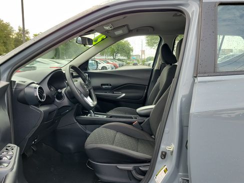 Used 2021 Nissan Kicks SV FWD image 19
