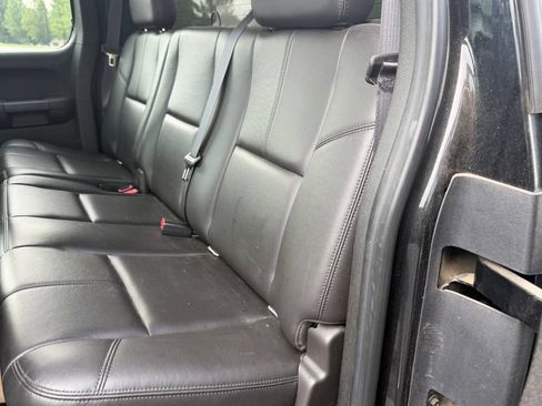Used 2010 Chevrolet Silverado 1500 LTZ w/ Z71 Appearance Package RWD image 8