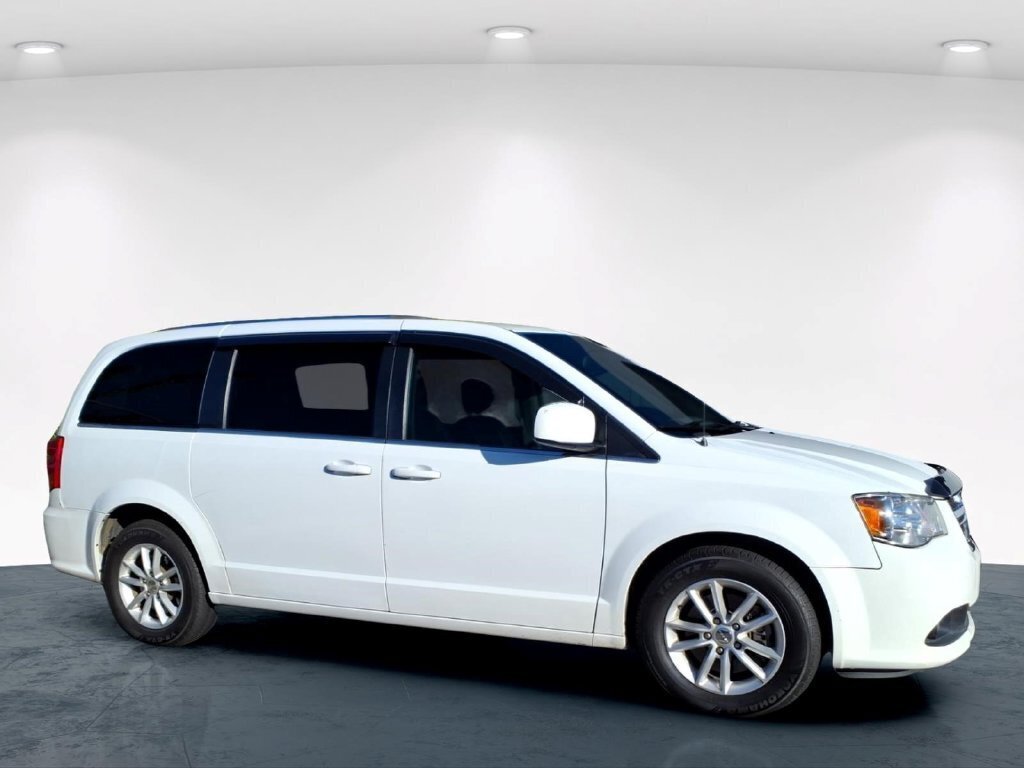 Used 2019 Dodge Grand Caravan SXT w/ Driver Convenience Group FWD image 12
