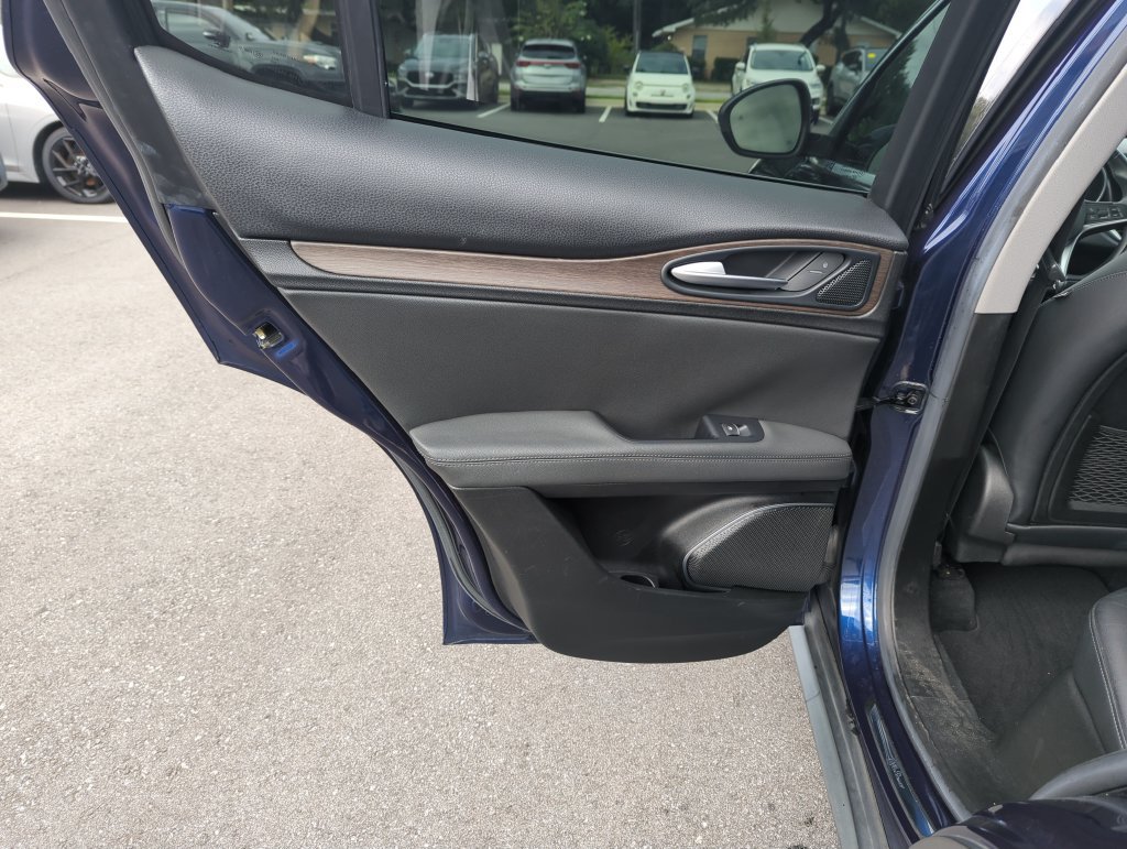Used 2018 Alfa Romeo Stelvio Ti AWD/4WD image 27